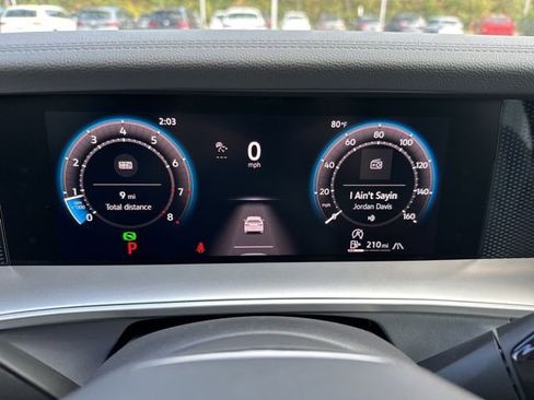 New 2025 Volkswagen Tiguan SE R-Line image 16