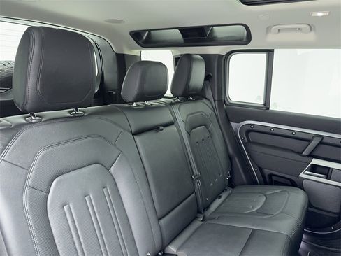 Used 2022 Land Rover Defender 110 SE image 48