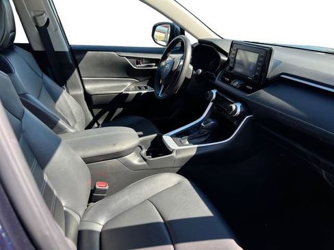 Used 2022 Toyota RAV4 XLE Premium image 20