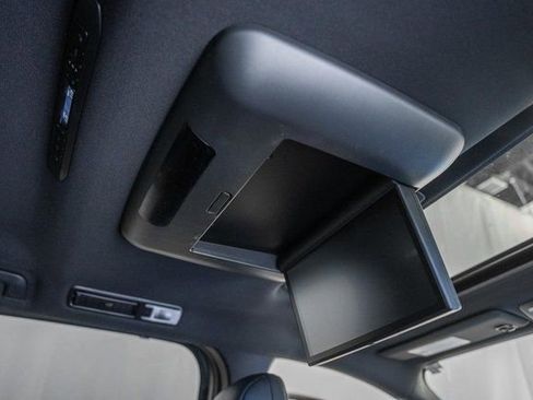 New 2026 Toyota Sienna Platinum image 33