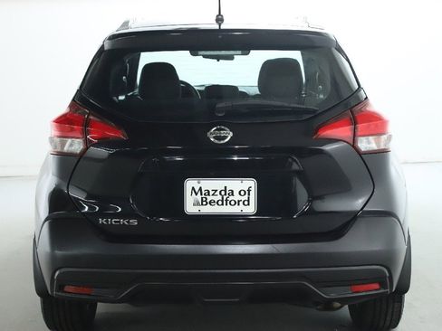 Used 2019 Nissan Kicks S image 41