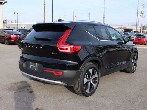 Used 2025 Volvo XC40 B5 Plus AWD/4WD image 41
