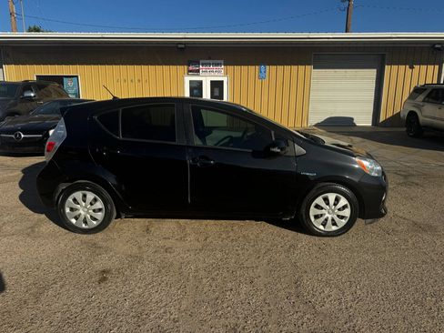 Used 2013 Toyota Prius C One FWD image 4