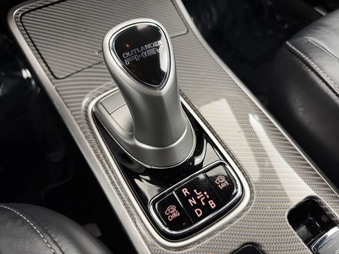 Used 2020 Mitsubishi Outlander SEL image 25