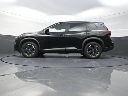 Used 2024 Nissan Rogue SV AWD/4WD image 34