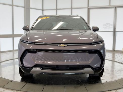 Used 2024 Chevrolet Equinox EV LT image 3
