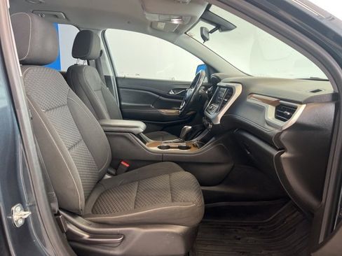 Used 2019 GMC Acadia SLE w/ LPO, Floor Liner Package image 11