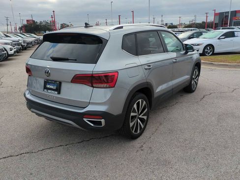 Used 2024 Volkswagen Taos SE image 8