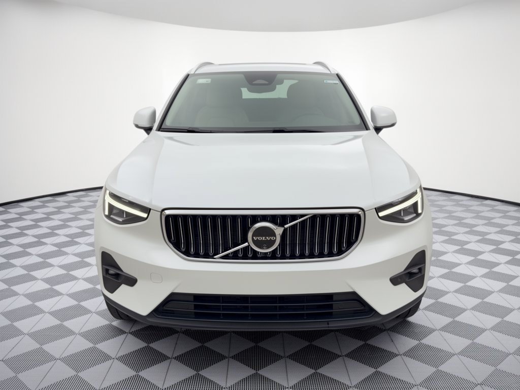 Used 2024 Volvo XC40 B5 Plus w/ Protection Package Premier AWD/4WD image 6