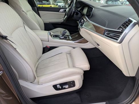 Used 2020 BMW X7 xDrive40i w/ Executive Package image 28