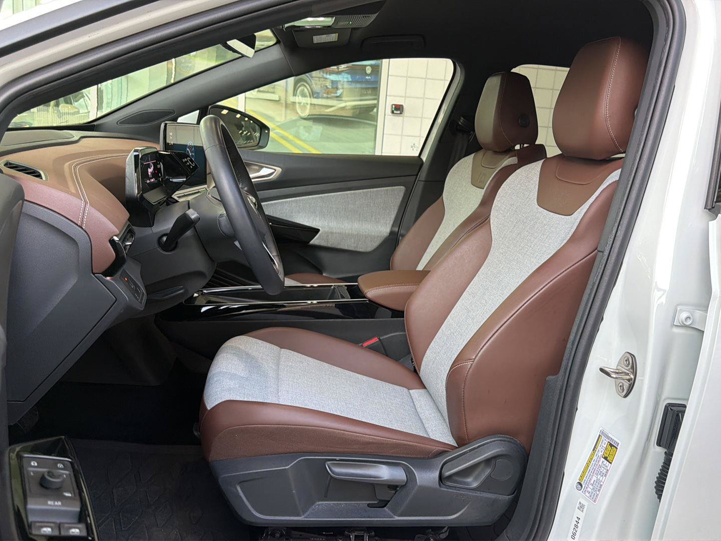 Certified 2023 Volkswagen ID.4 Pro RWD image 14