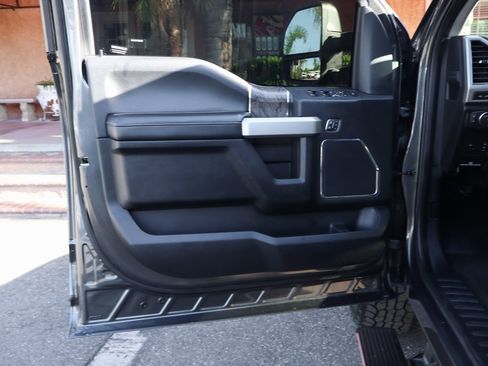 Used 2019 Ford F250 Lariat w/ Lariat Ultimate Package image 17