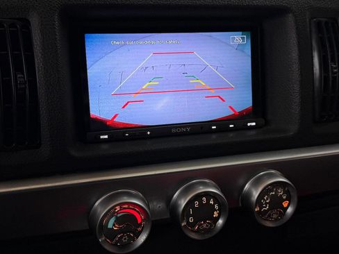 Used 2004 Chevrolet SSR w/ Preferred Equipment Group image 53