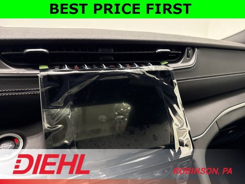 New 2025 Jeep Grand Cherokee Laredo w/ Luxury Tech Group I image 29