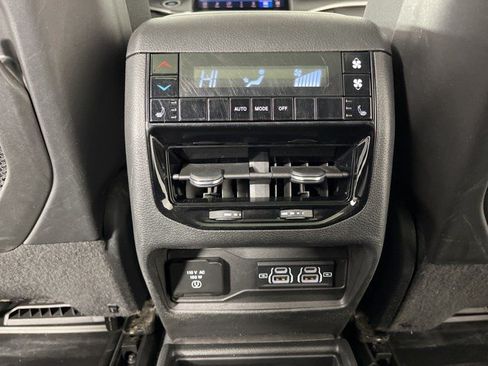 Used 2023 Jeep Grand Cherokee L Limited AWD/4WD image 42