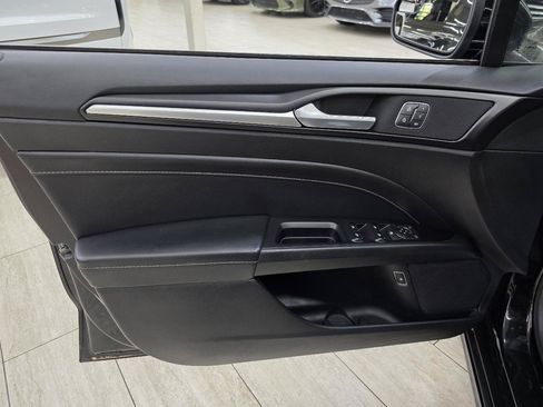 Used 2018 Ford Fusion Titanium FWD image 38