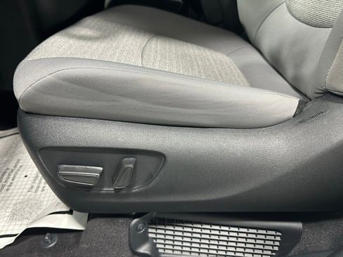 Used 2025 Toyota Sienna LE image 13
