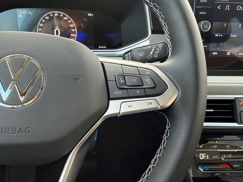 New 2026 Volkswagen Taos SE image 13