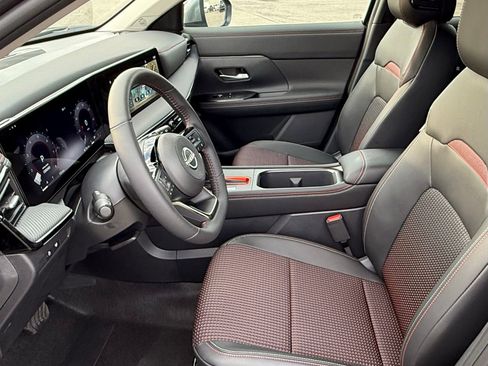 New 2026 Nissan Kicks SR image 12