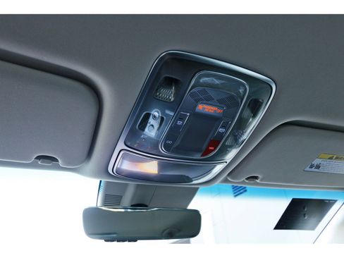 Used 2025 Genesis G80 2.5T image 23