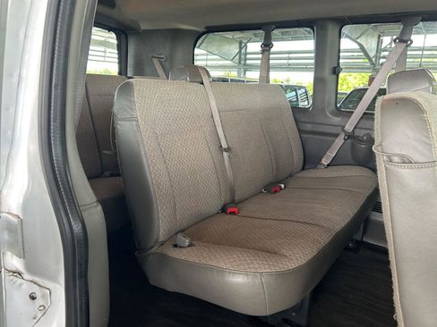 Used 2017 Chevrolet Express 2500 LT w/ LT Preferred Equipment Group RWD image 16