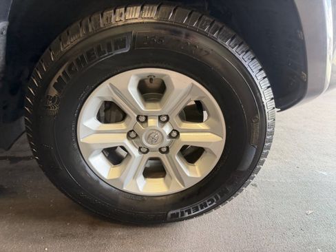 Used 2016 Toyota 4Runner SR5 AWD/4WD image 29