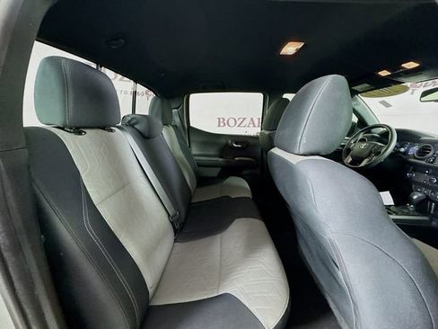 Used 2022 Toyota Tacoma TRD Off-Road image 28