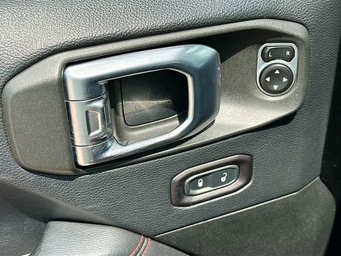 Used 2018 Jeep Wrangler Unlimited Rubicon AWD/4WD image 18