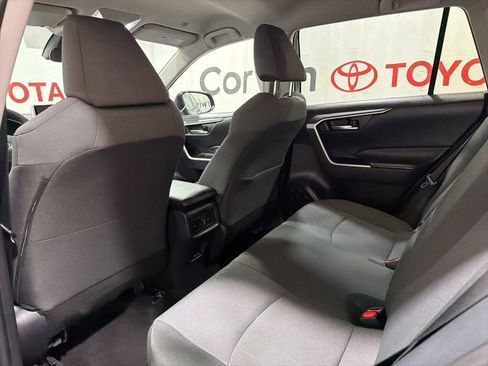 Used 2025 Toyota RAV4 XLE AWD/4WD image 18