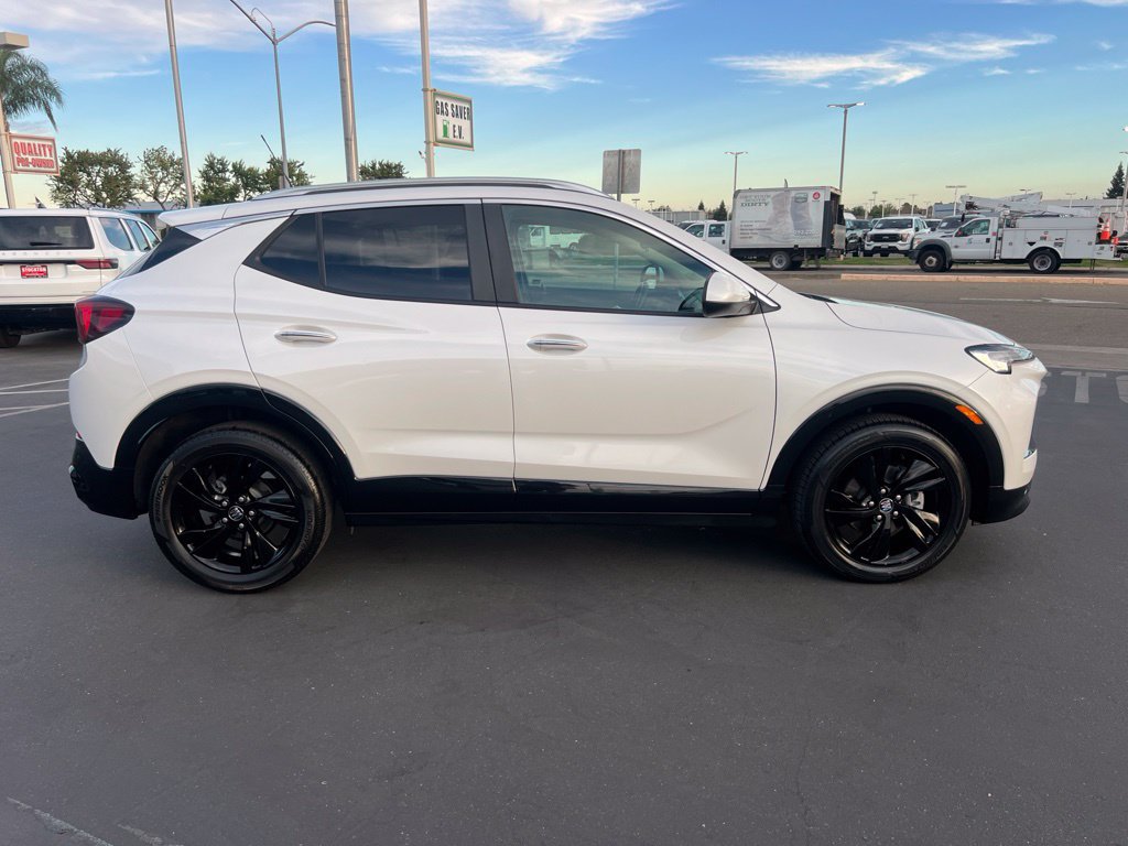 Used 2024 Buick Encore GX Sport Touring FWD image 9