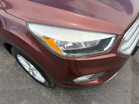 Used 2018 Ford Escape SE w/ SE Sync 3 Package FWD image 10