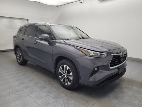 Used 2020 Toyota Highlander XLE image 13