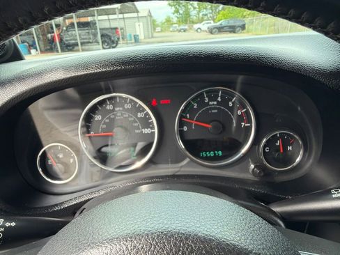 Used 2011 Jeep Wrangler Unlimited Rubicon w/ Dual Top Group AWD/4WD image 23