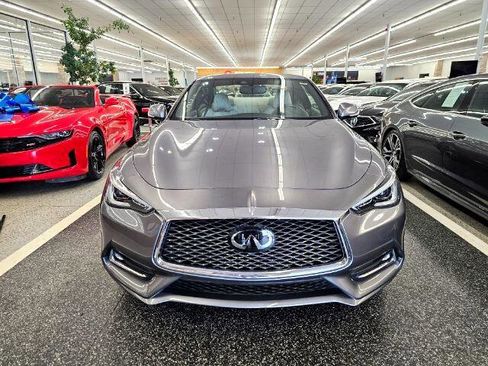Used 2019 INFINITI Q60 3.0t Luxe w/ Essential Package image 2