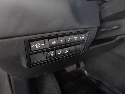 Used 2024 Toyota Sequoia Limited AWD/4WD image 15