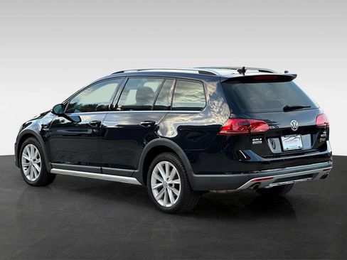 Used 2017 Volkswagen Golf Alltrack S AWD/4WD image 3