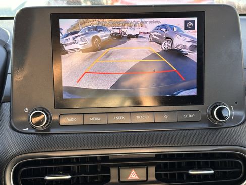 Used 2022 Hyundai Kona SE image 13