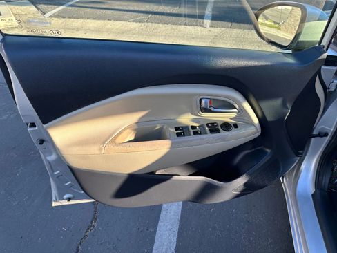 Used 2013 Kia Rio EX w/ Convenience Pkg image 15