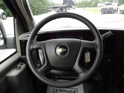 Used 2025 Chevrolet Express 3500 LS RWD image 20