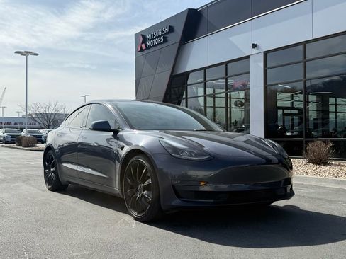 Used 2022 Tesla Model 3 Performance image 1