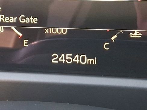 Used 2025 GMC Acadia Elevation image 25