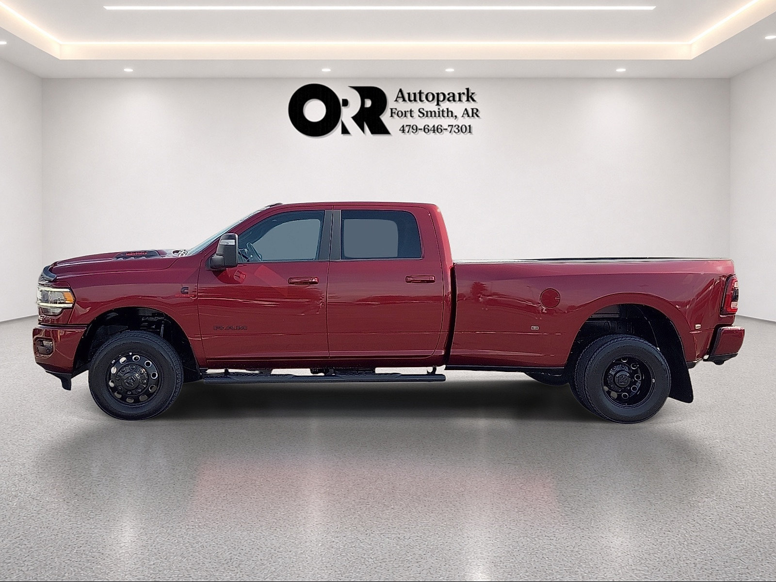Used 2023 RAM 3500 Laramie AWD/4WD image 3