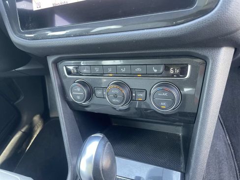 Used 2018 Volkswagen Tiguan SEL AWD/4WD image 29