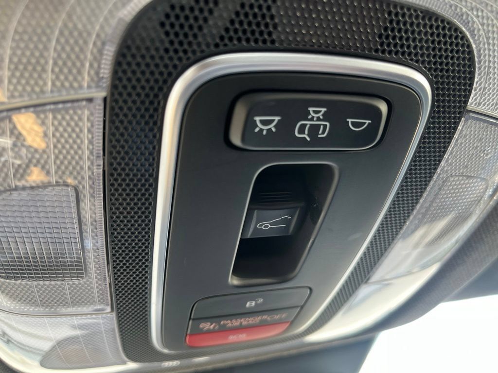 Used 2025 Hyundai Elantra SEL FWD image 20