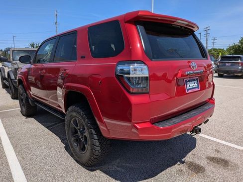 Used 2017 Toyota 4Runner SR5 AWD/4WD image 6