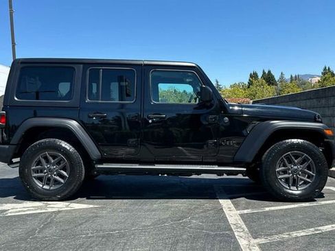 Used 2024 Jeep Wrangler Sport S image 3