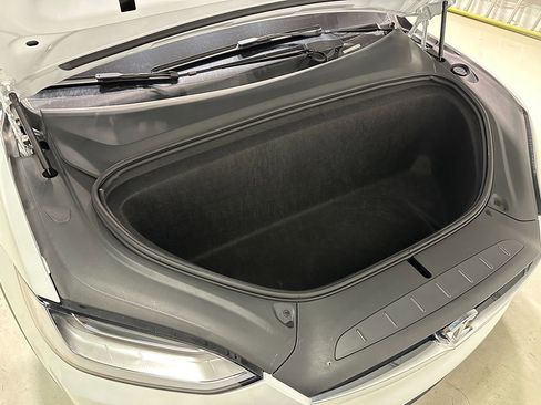 Used 2019 Tesla Model X Long Range AWD/4WD image 3