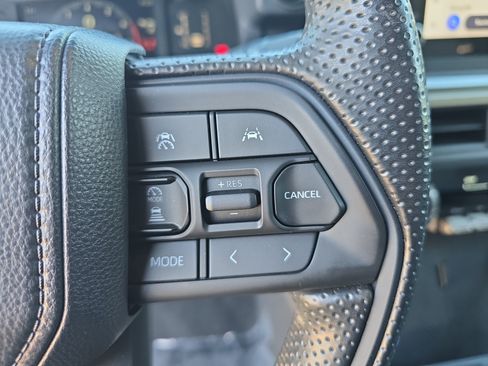 Certified 2024 Toyota Tacoma SR5 AWD/4WD image 19