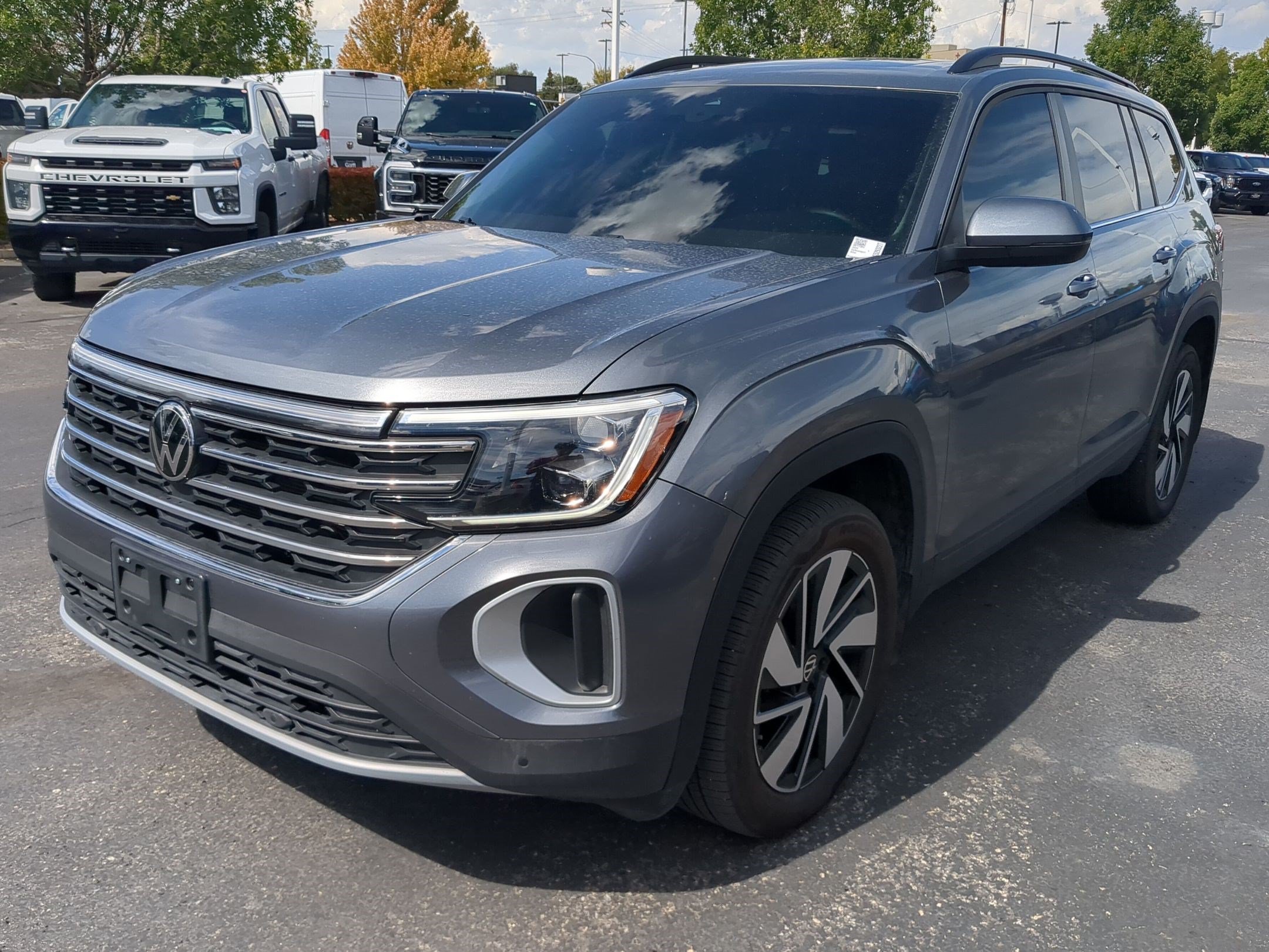Used 2025 Volkswagen Atlas SE AWD/4WD image 11