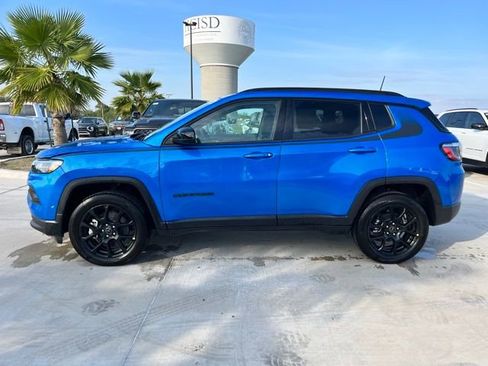 New 2026 Jeep Compass Latitude image 4
